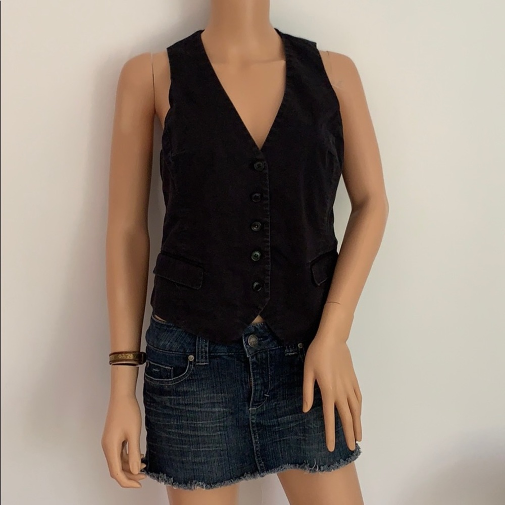 H&M modern Classic Woman’s Vest.